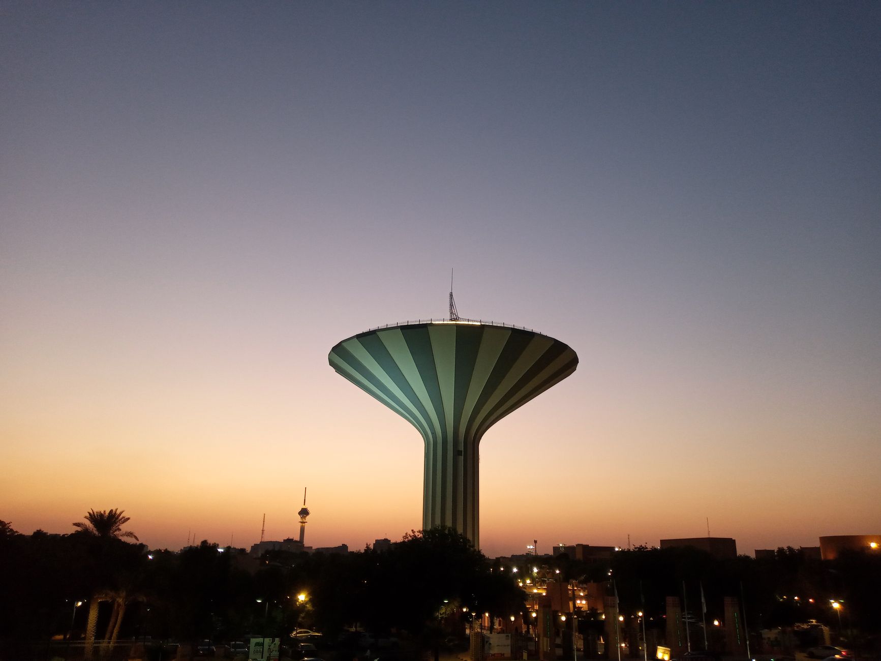 أرض سكنية في الياسمين